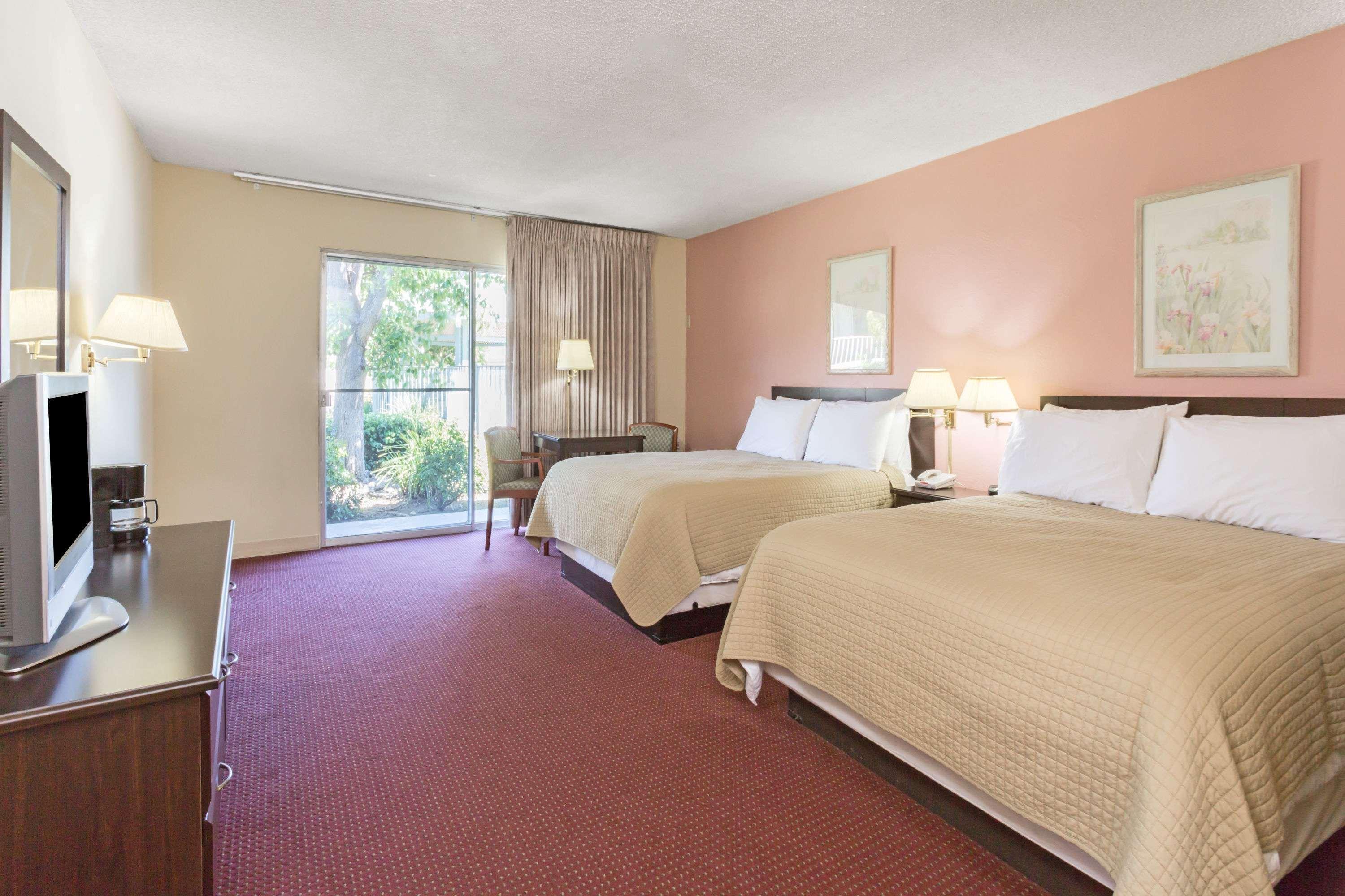 Days Inn By Wyndham Novato/San Francisco Экстерьер фото