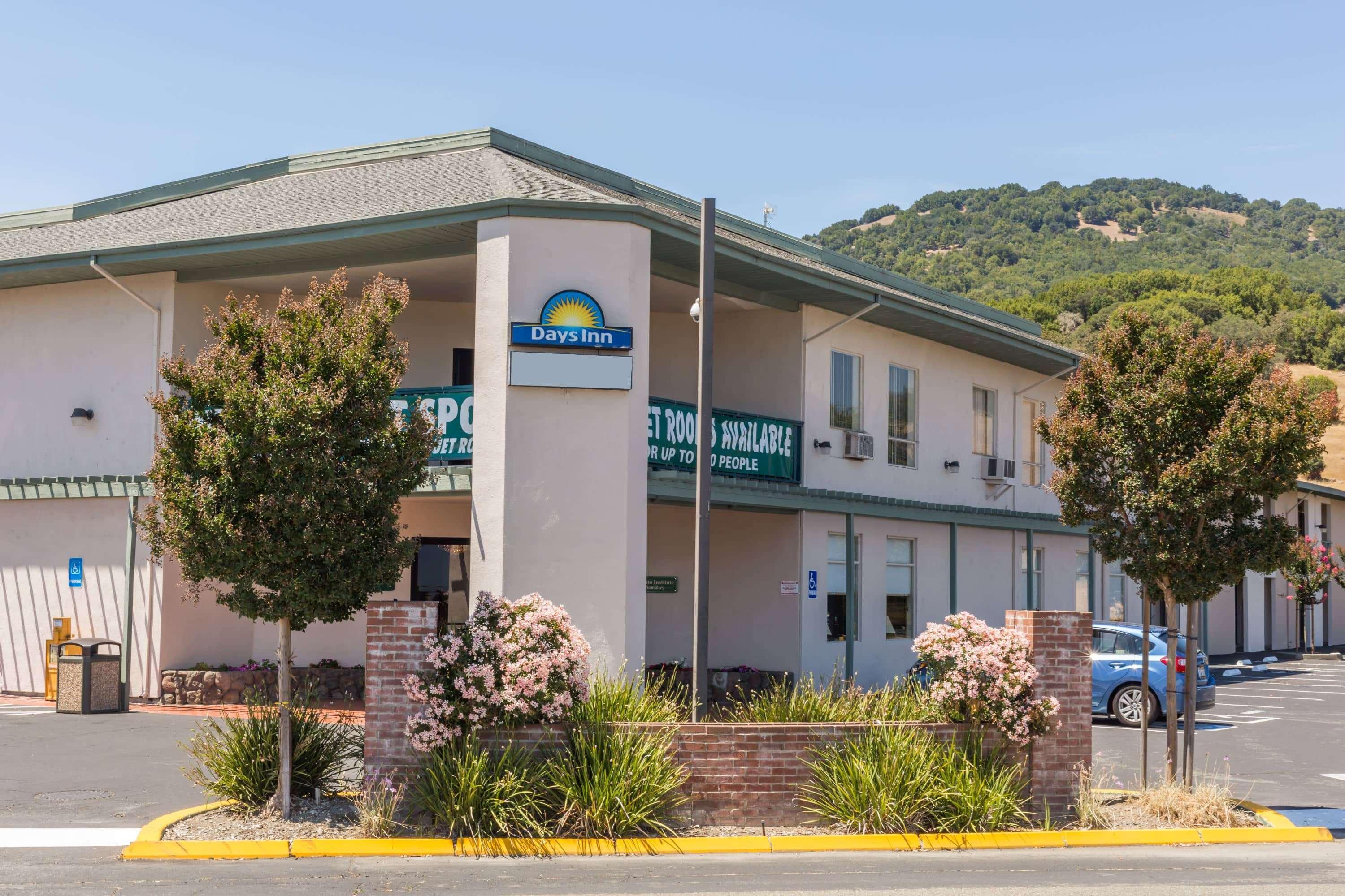 Days Inn By Wyndham Novato/San Francisco Экстерьер фото