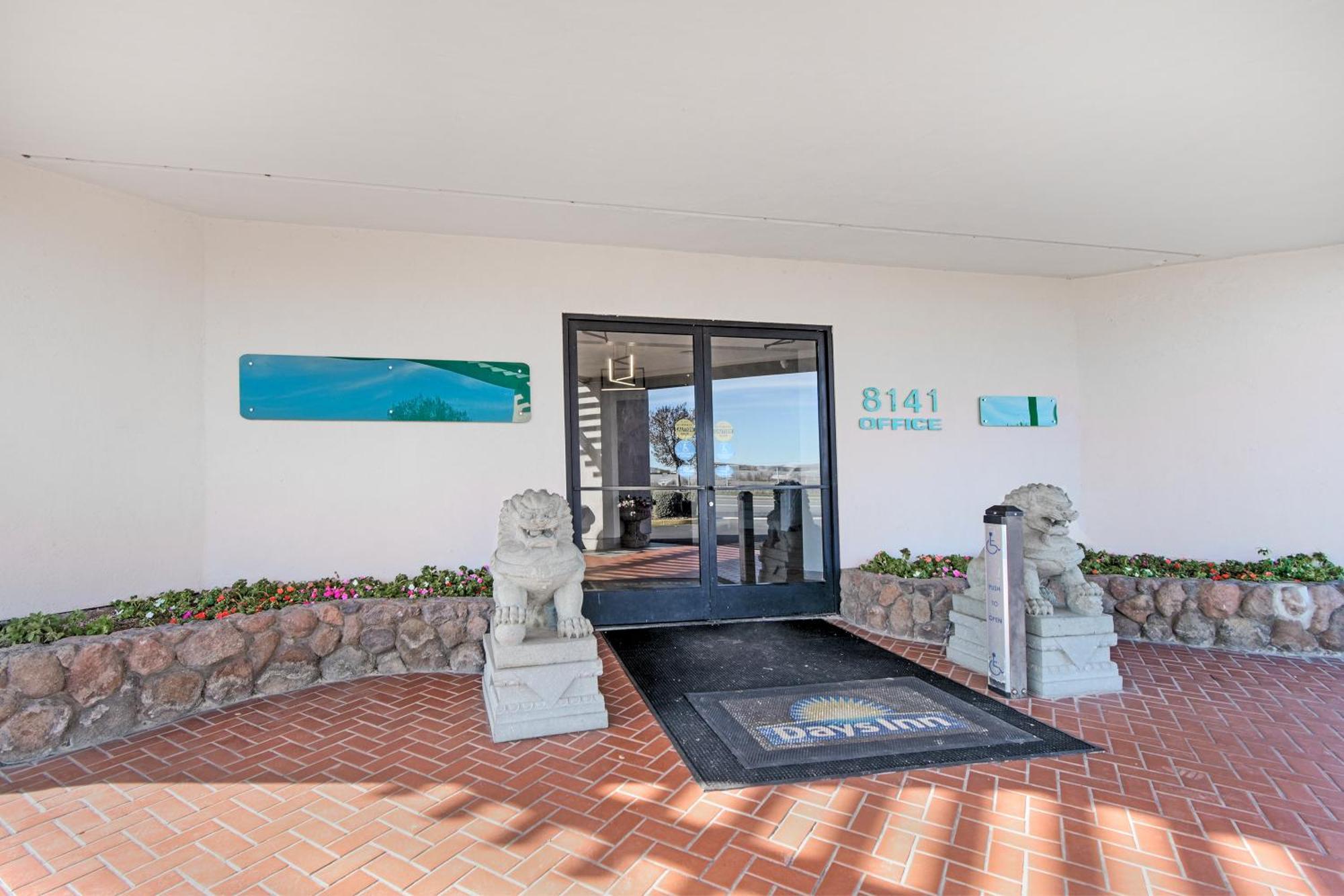Days Inn By Wyndham Novato/San Francisco Экстерьер фото